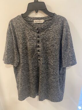 Kuyigu Men's Short-Sleeve Henley Shirt in Heather Gray
